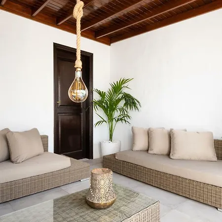 Drago By Agm بويرتو ذيل كارمين